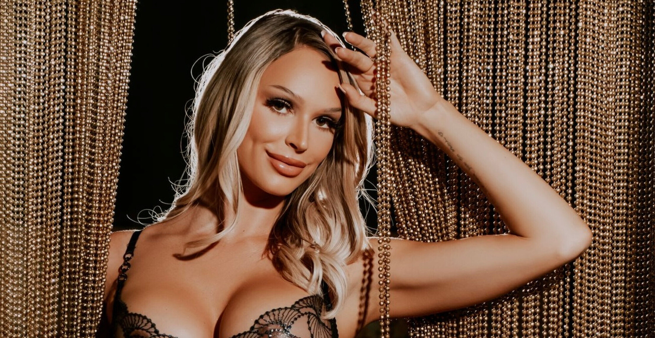 Emma Hix OnlyFans header