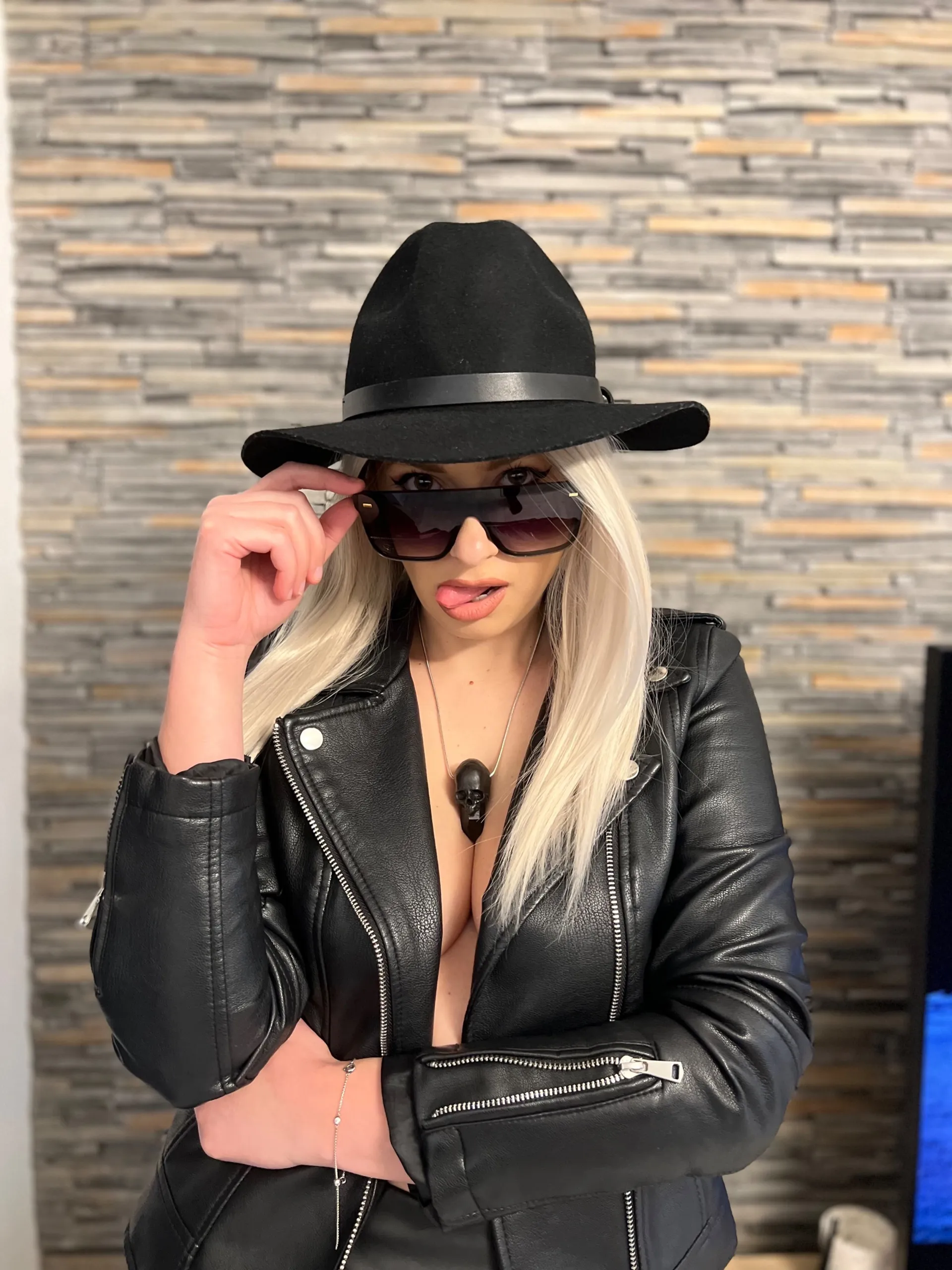 Emma Spark OnlyFans header