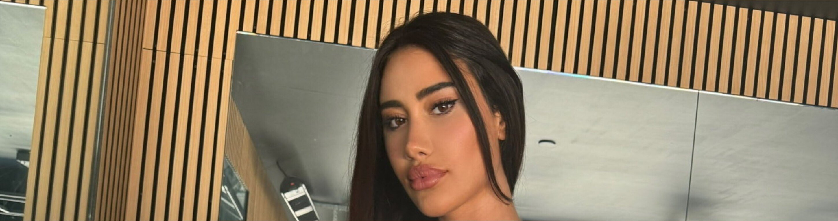 Ester Bron OnlyFans header