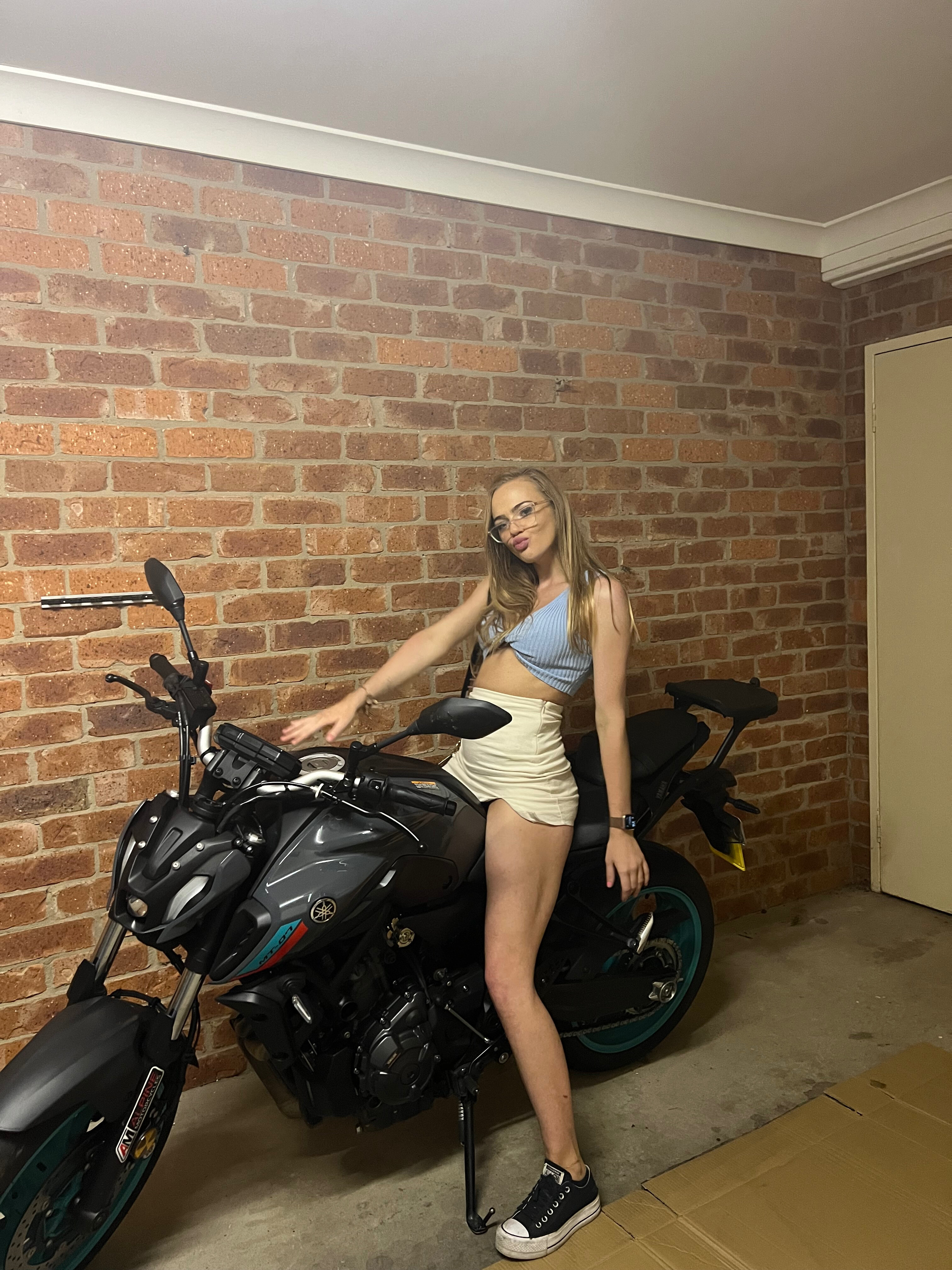 Eva🐉 OnlyFans header