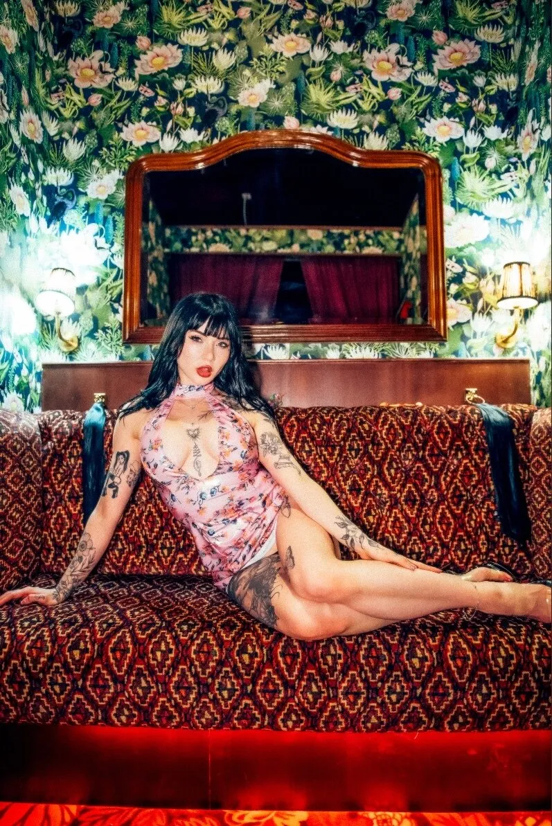 Eva Ray OnlyFans header