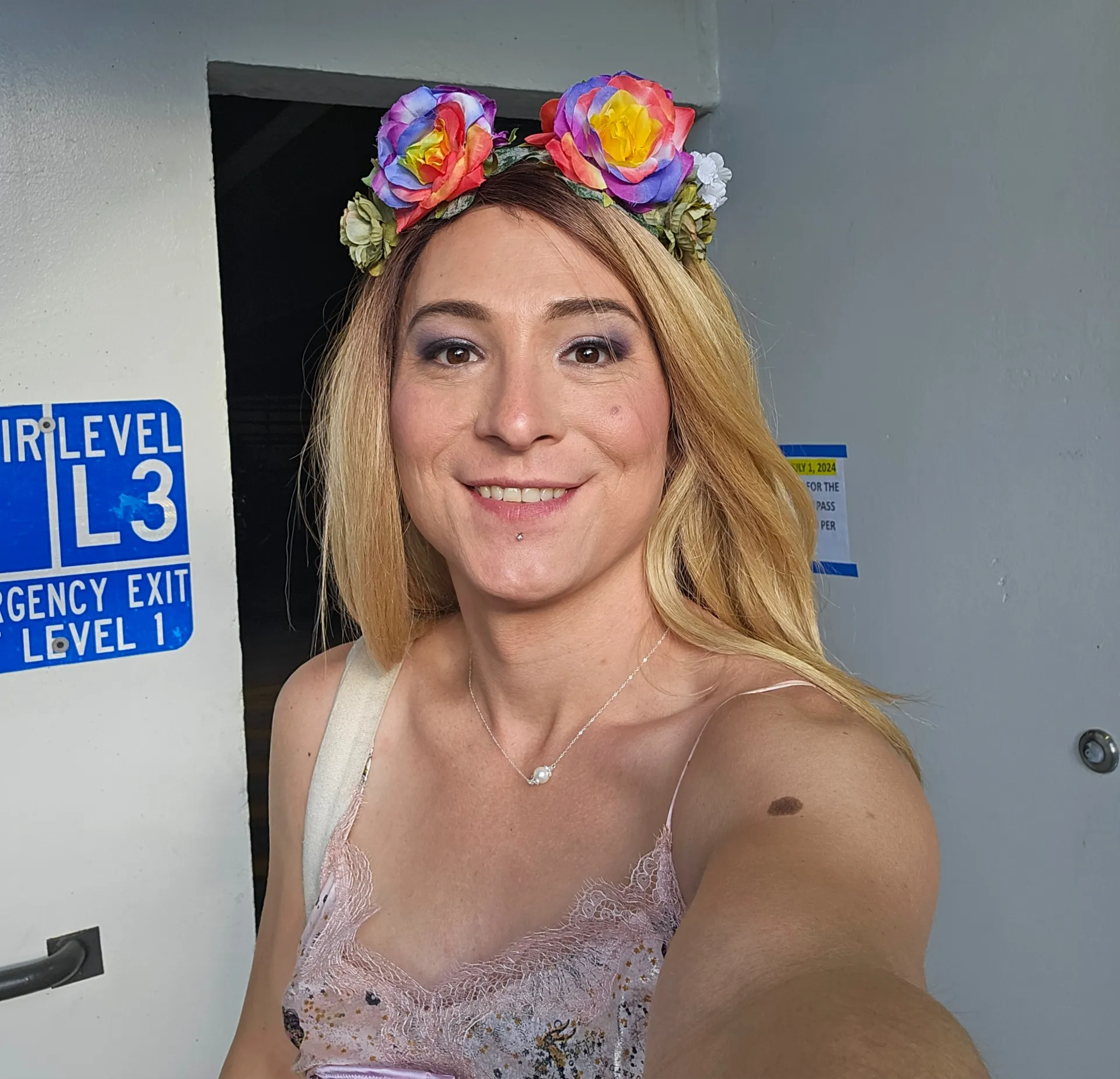 Danni the facedancer