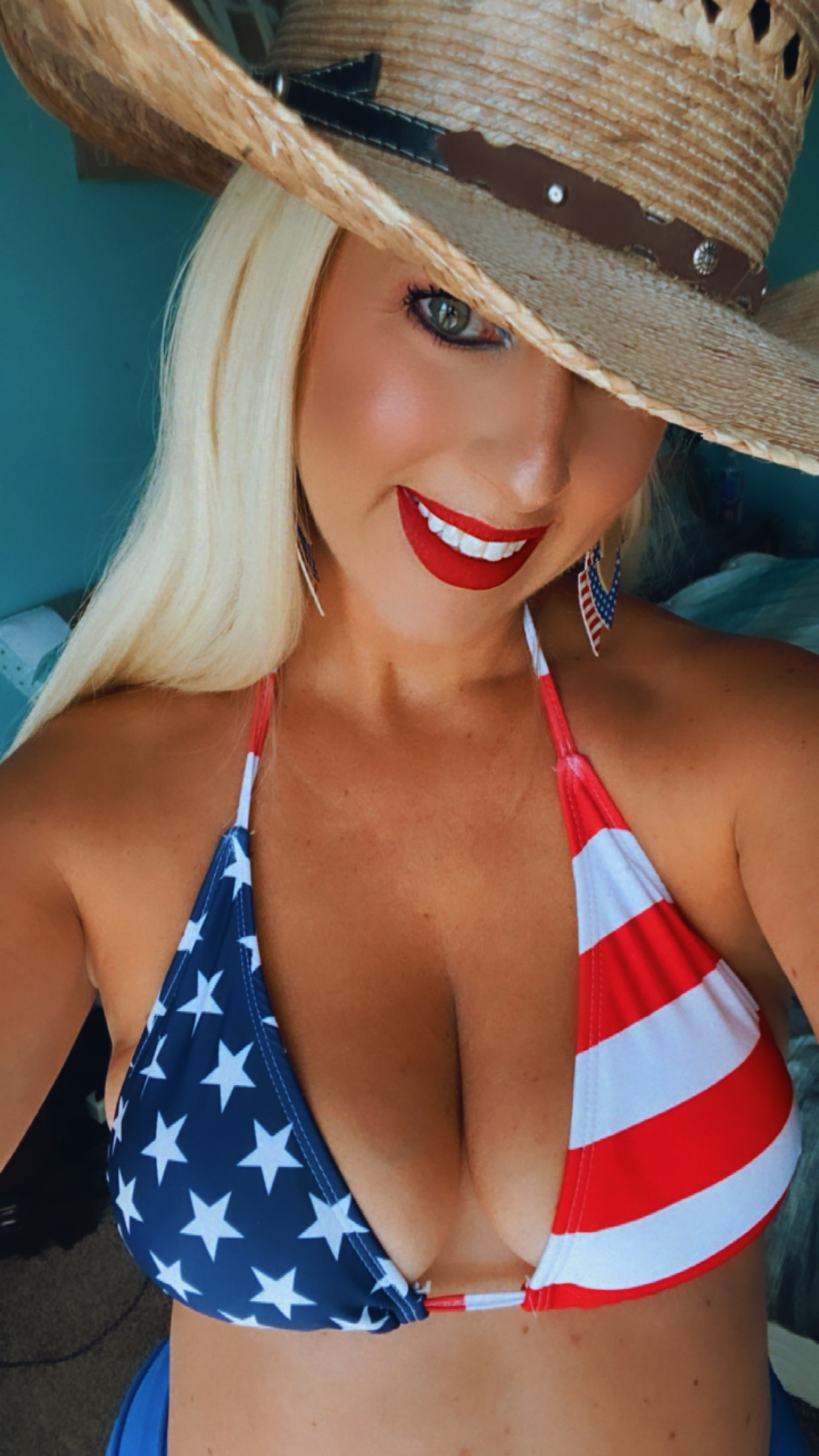 Jesse Red Lips OnlyFans