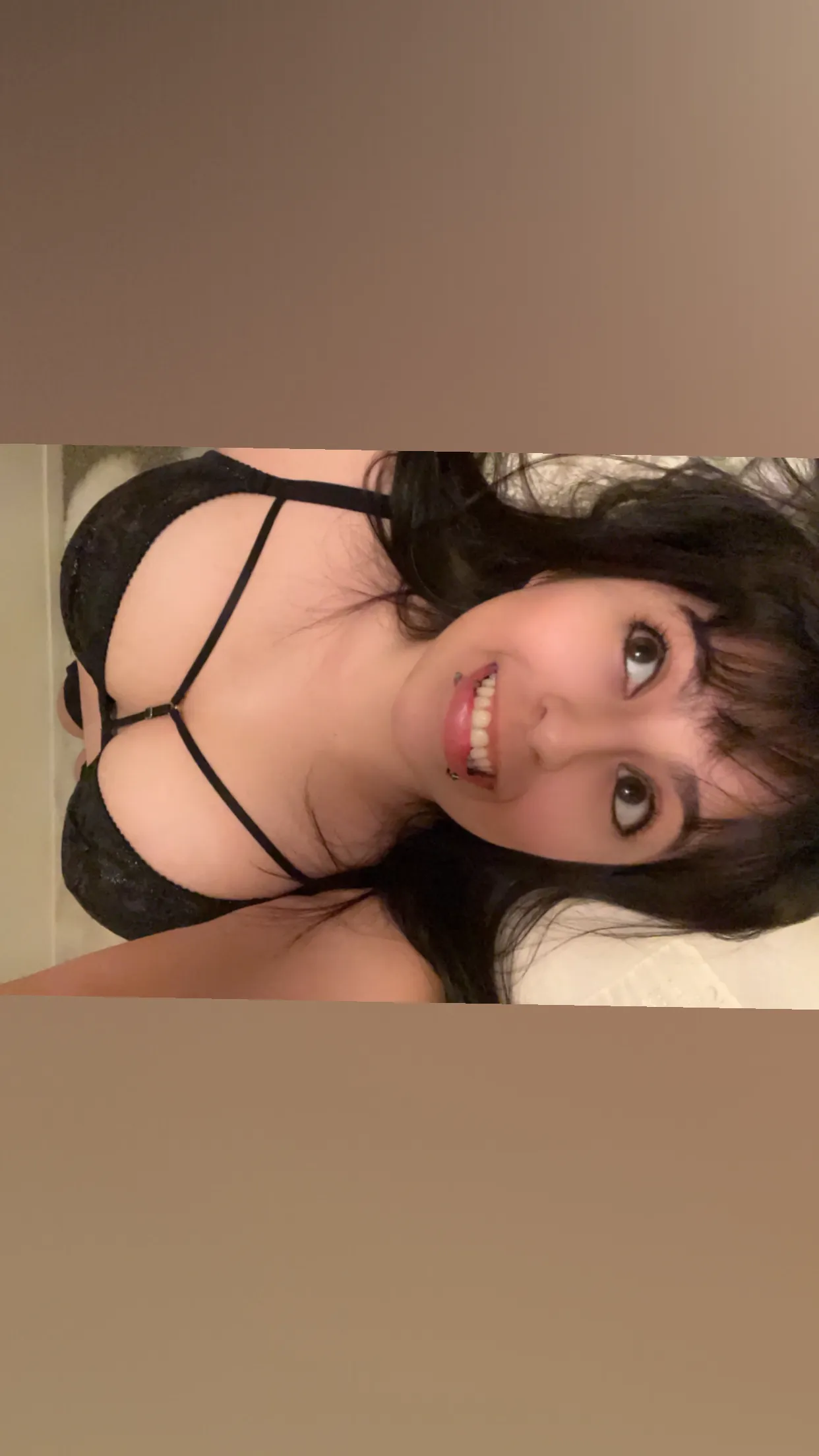 Farrah OnlyFans header