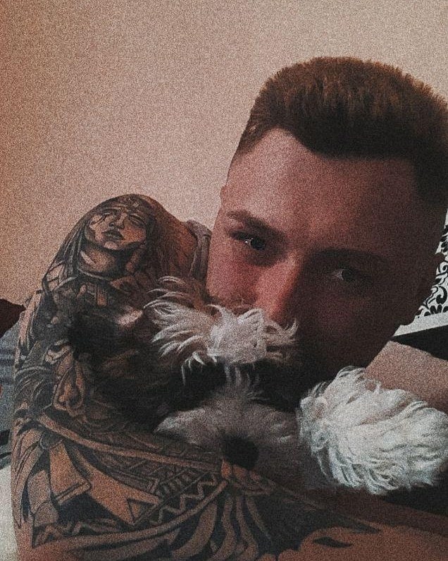 Manu Fechete OnlyFans header