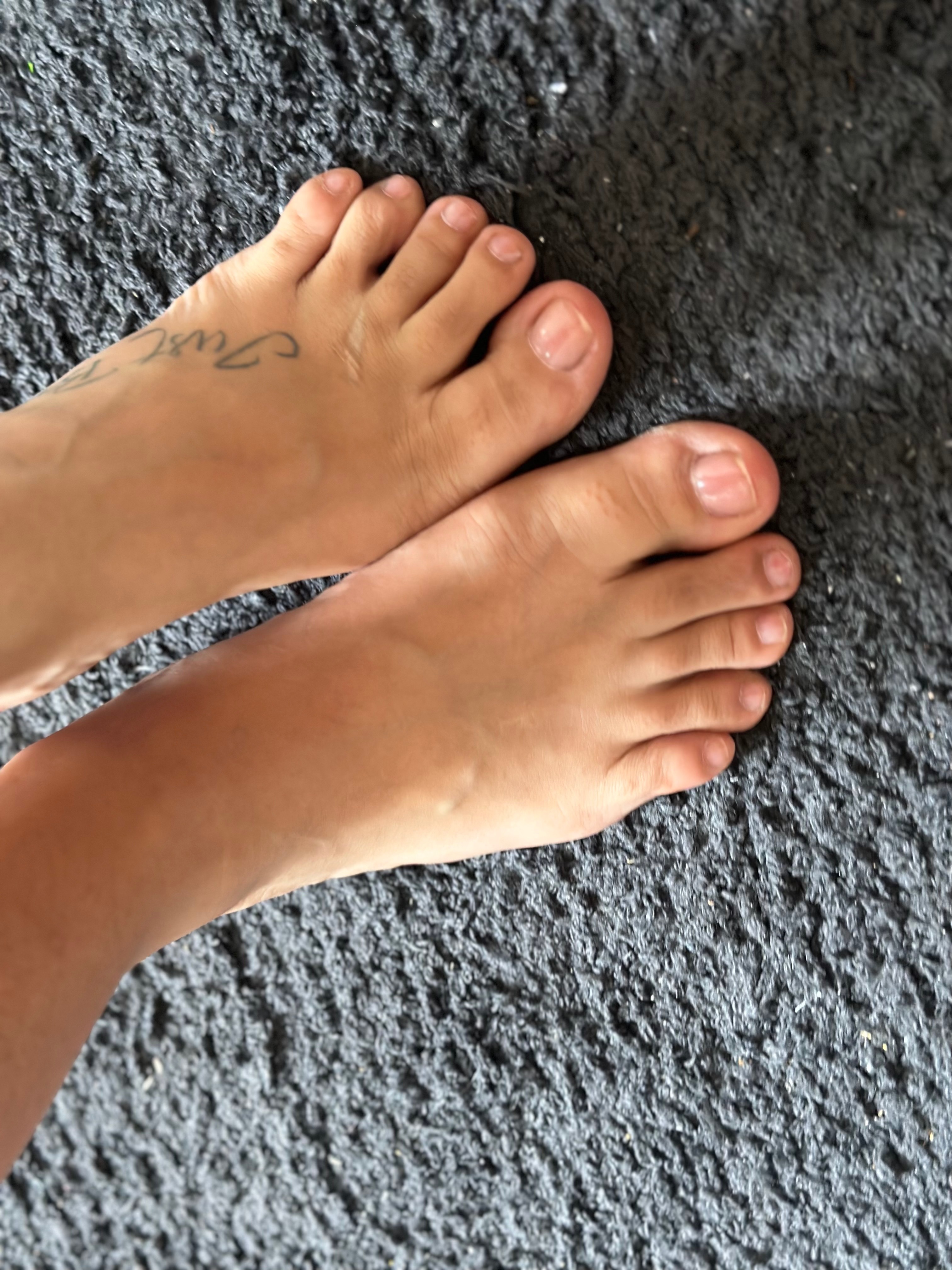 AleFeet OnlyFans