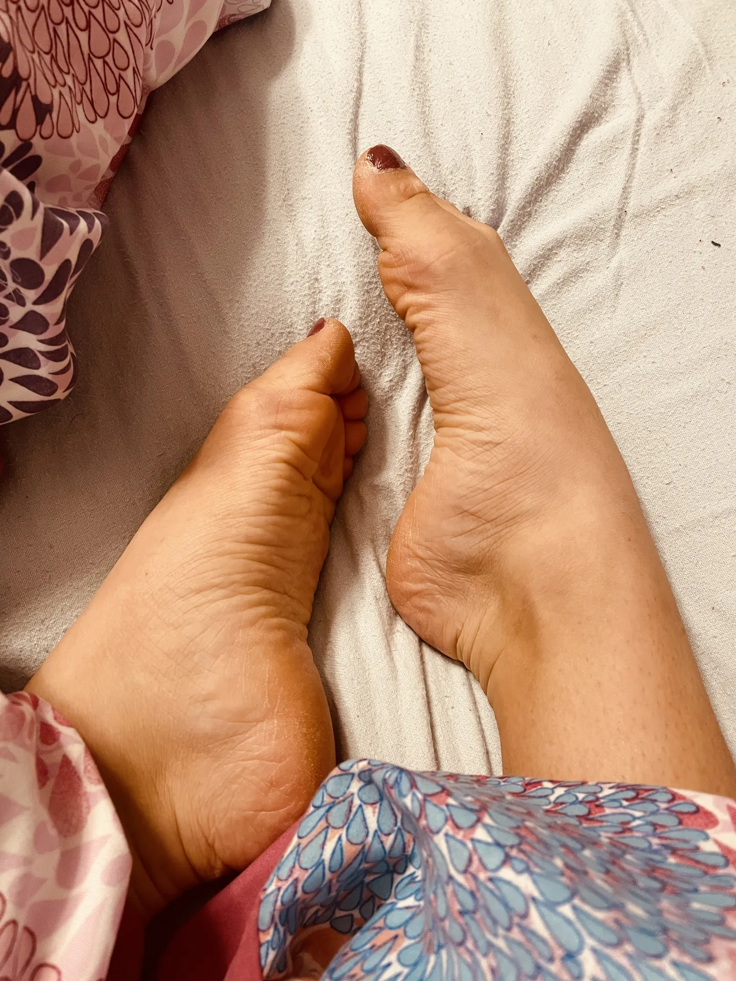 Feet pictures &amp; videos