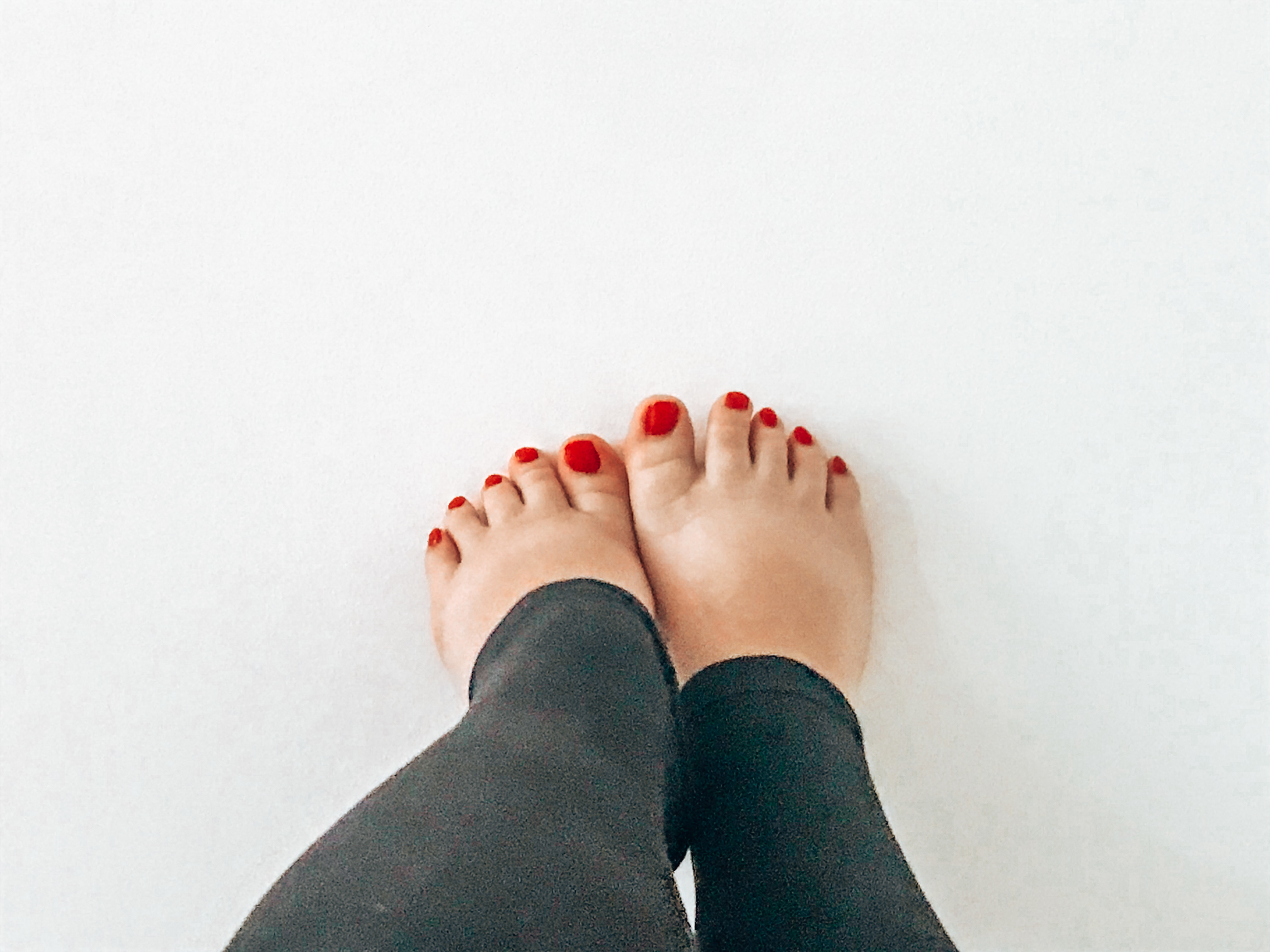 Sonia’s feet 🦶🏻 OnlyFans header