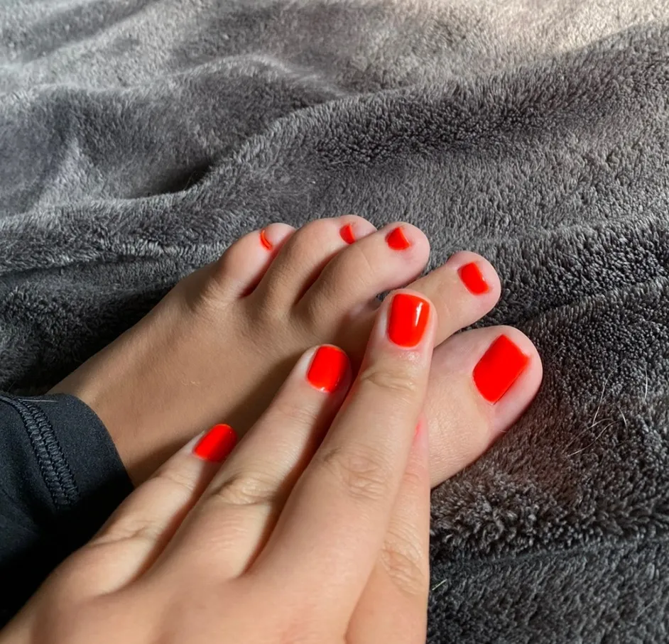 Anonymous Pretty Toes