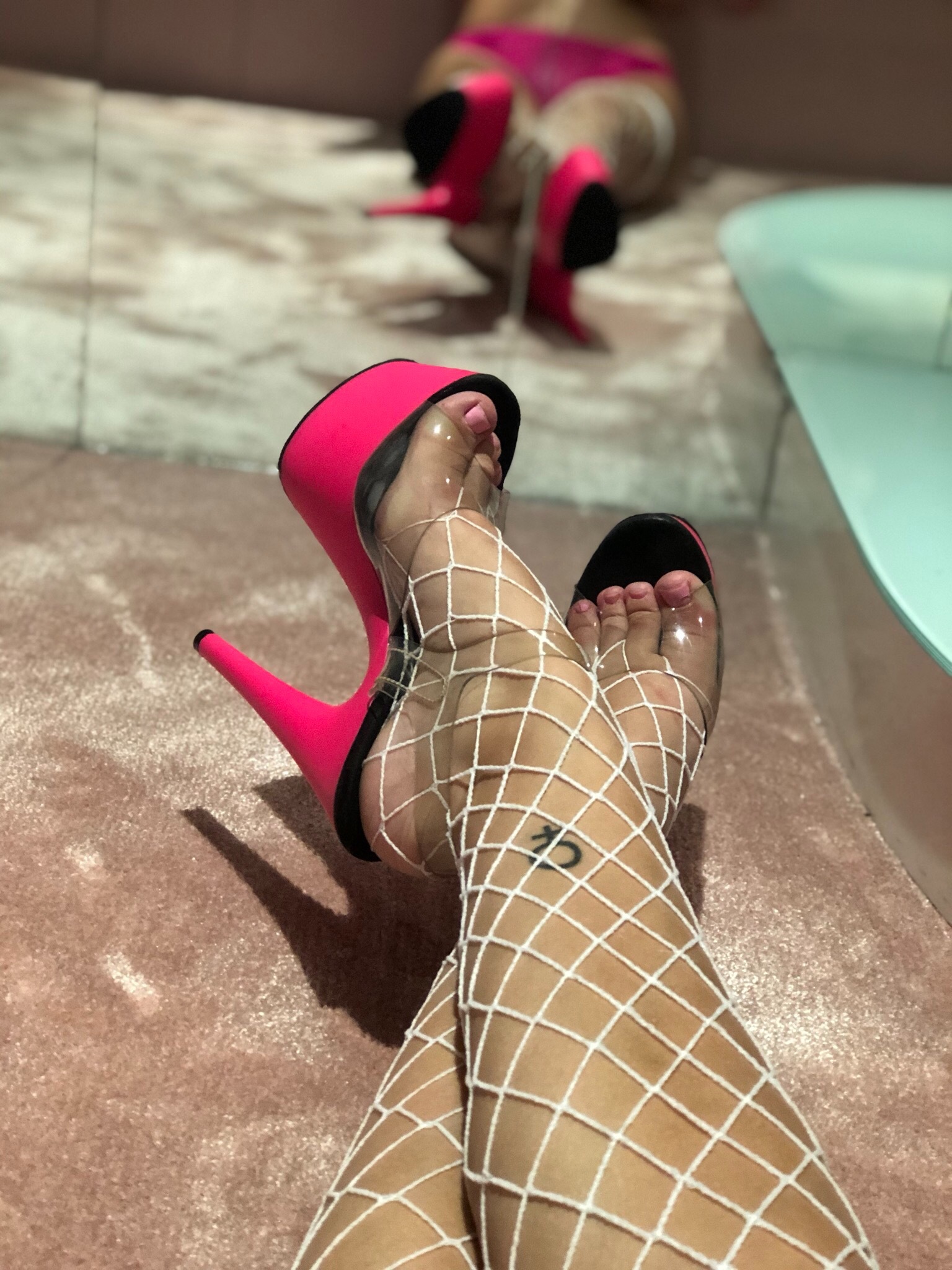 Dessie Belle’s feet OnlyFans