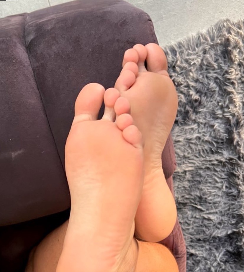 FEET DOM GUY OnlyFans header