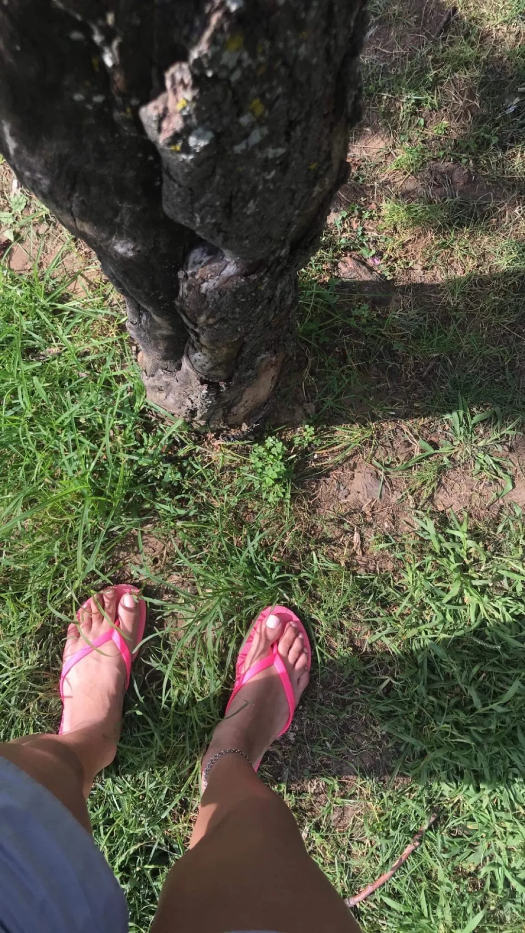 Cute Toes alert 🥰