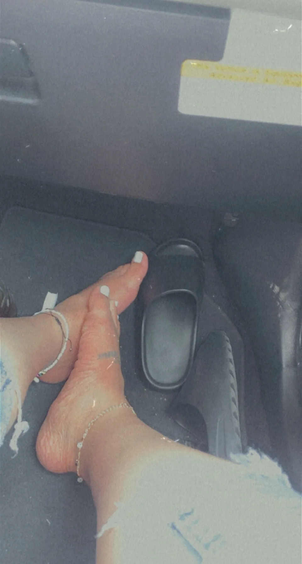 That girl and her feet 👣