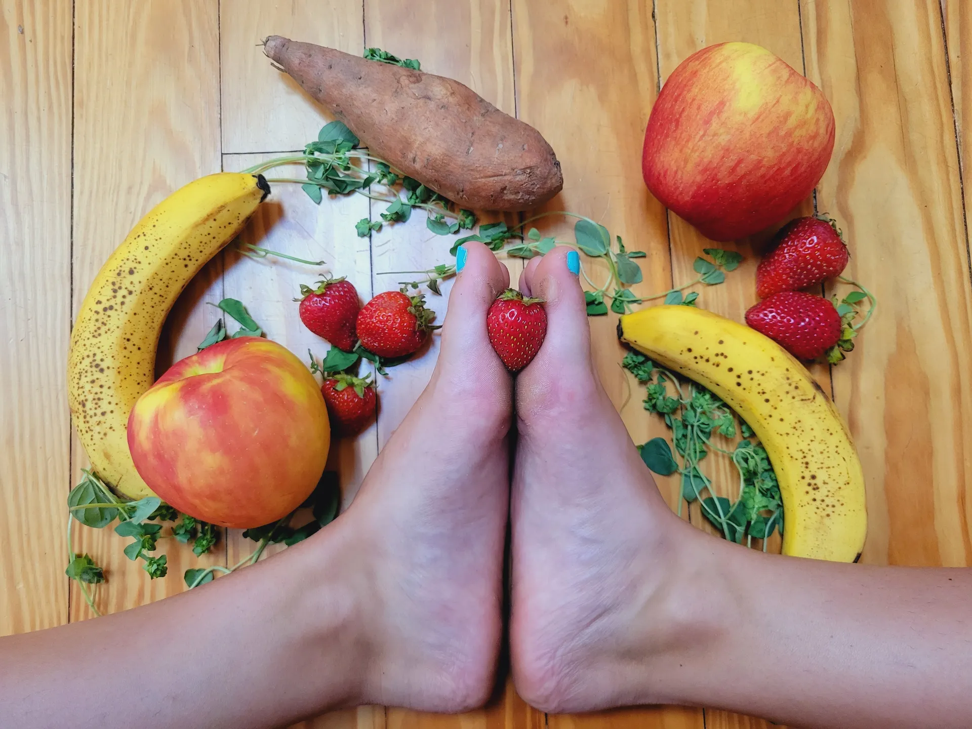 Where feet 'meats' food OnlyFans header