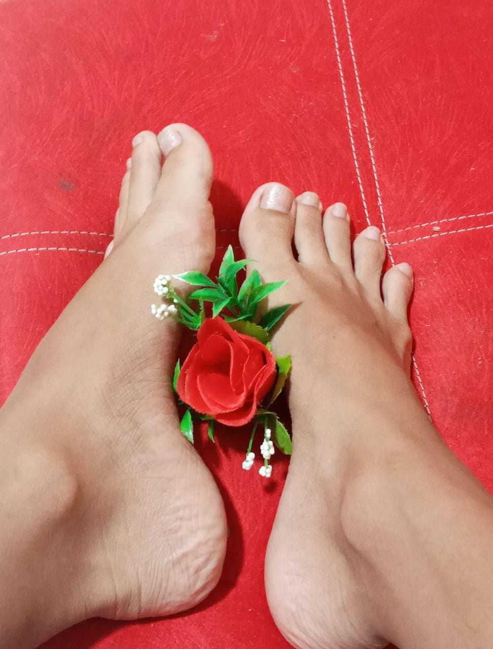 Feet pics OnlyFans header