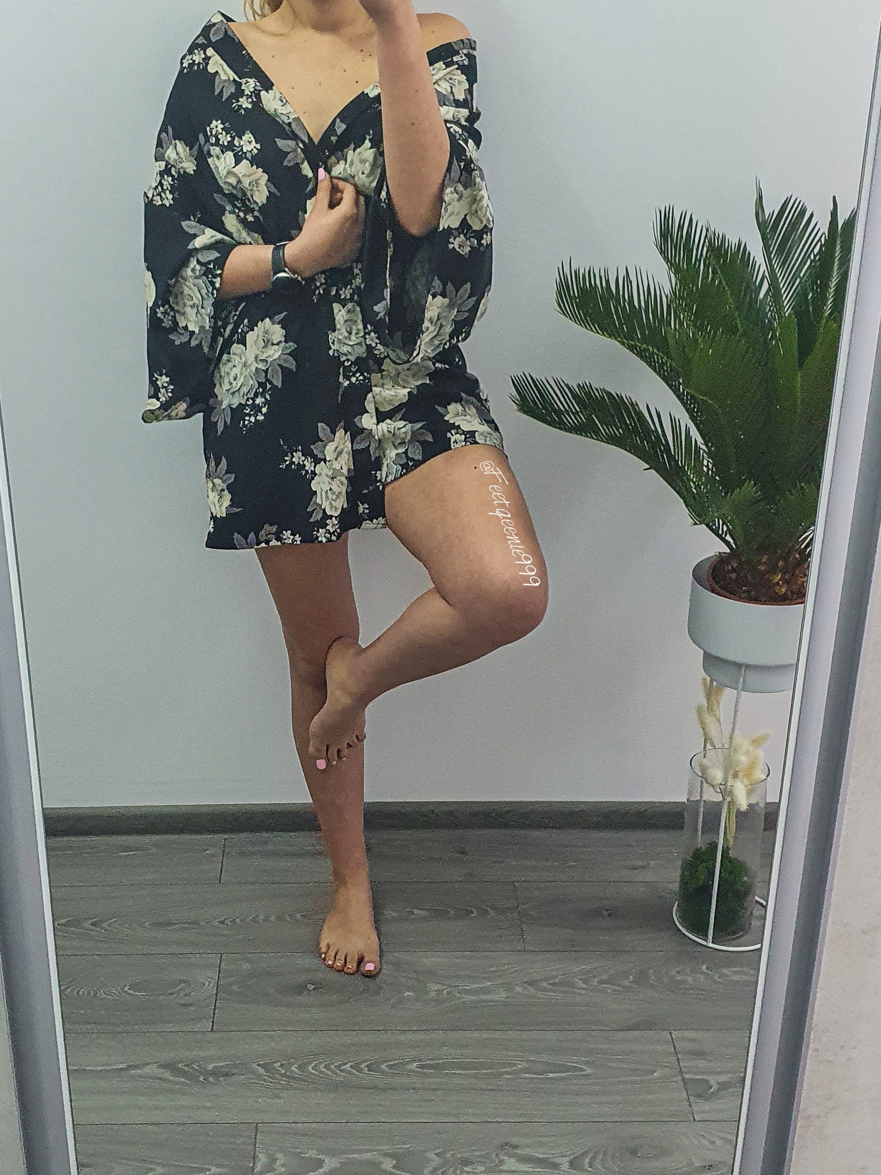 Feetqeenie999 OnlyFans