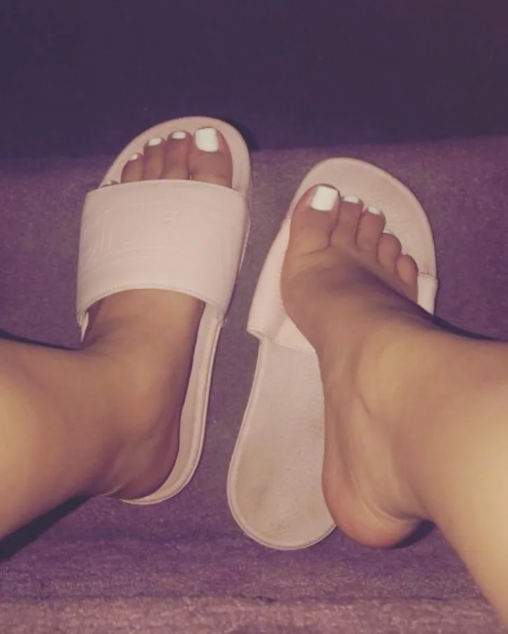 Fussy feets OnlyFans header