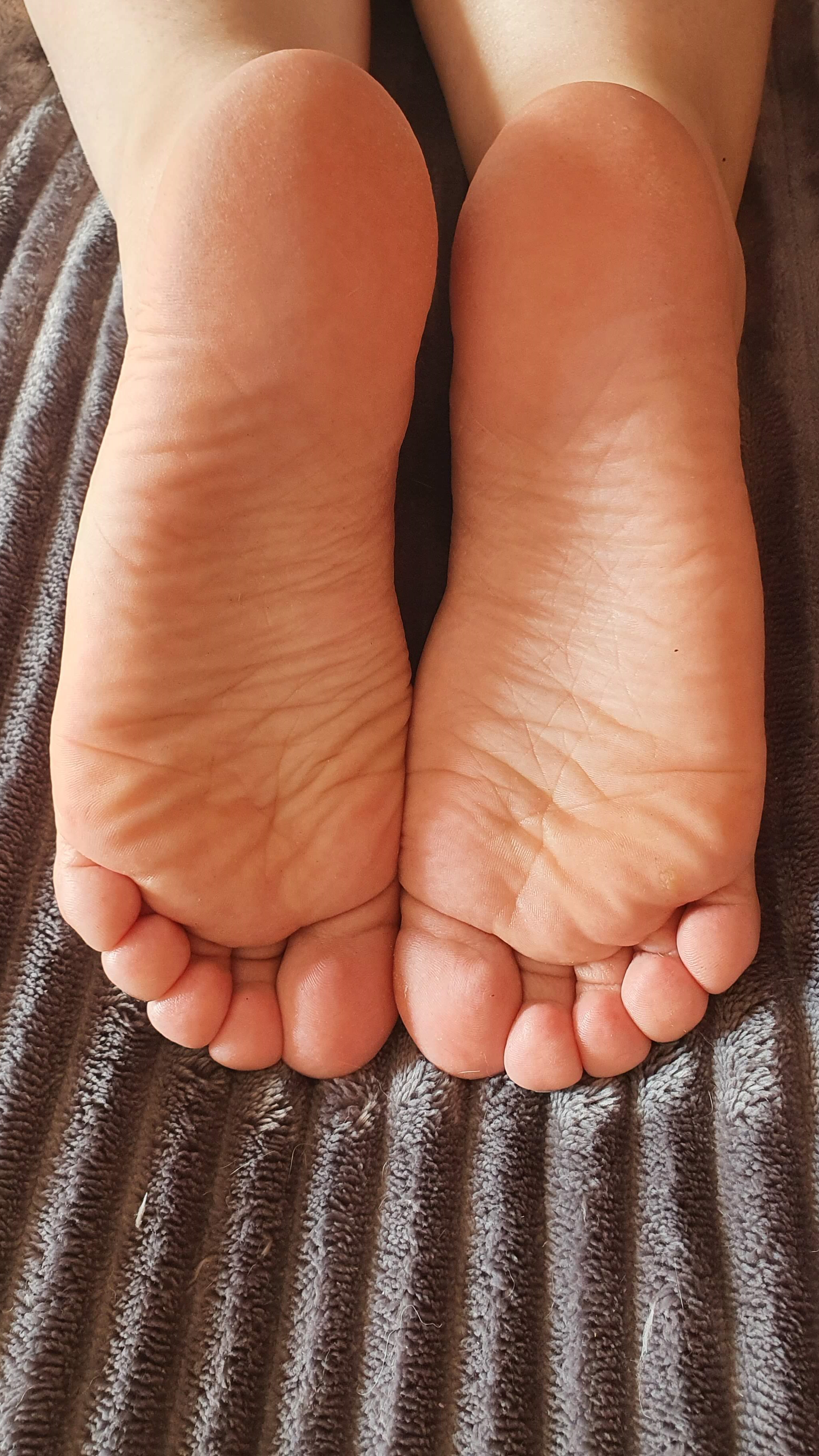 Feet 2 Play 💦 OnlyFans