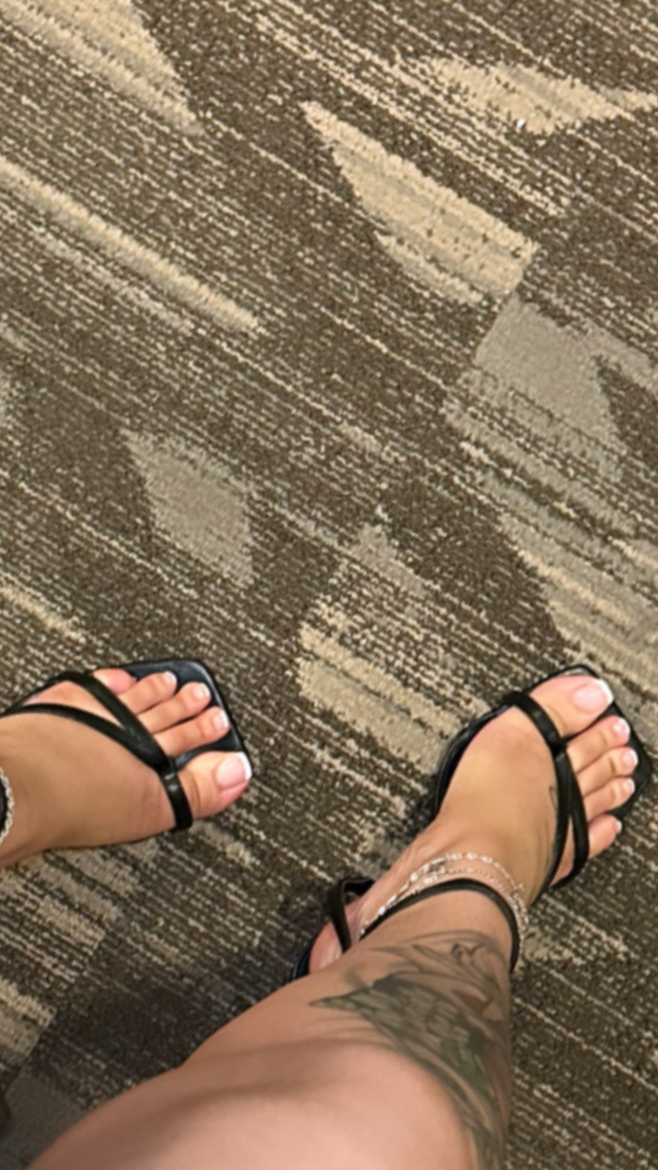 let’s feet around ☺️ OnlyFans