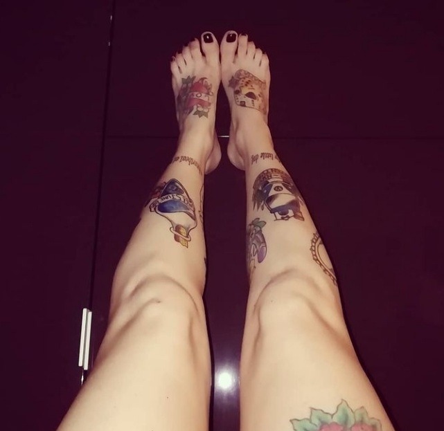 Femaletattooedfeet