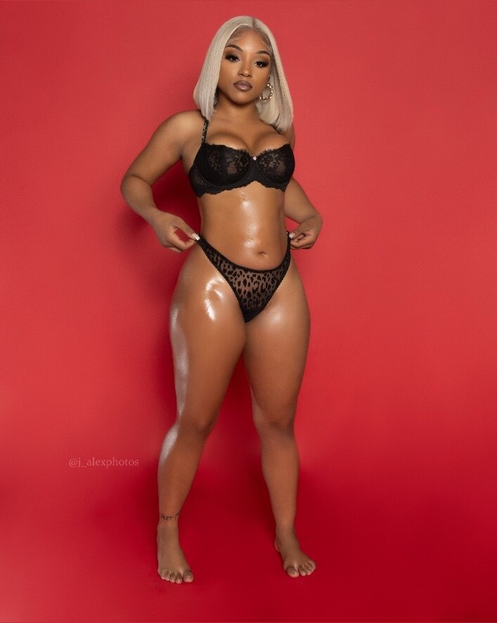 SUPA CREAMY 💦 I’ll have you mesmerized OnlyFans