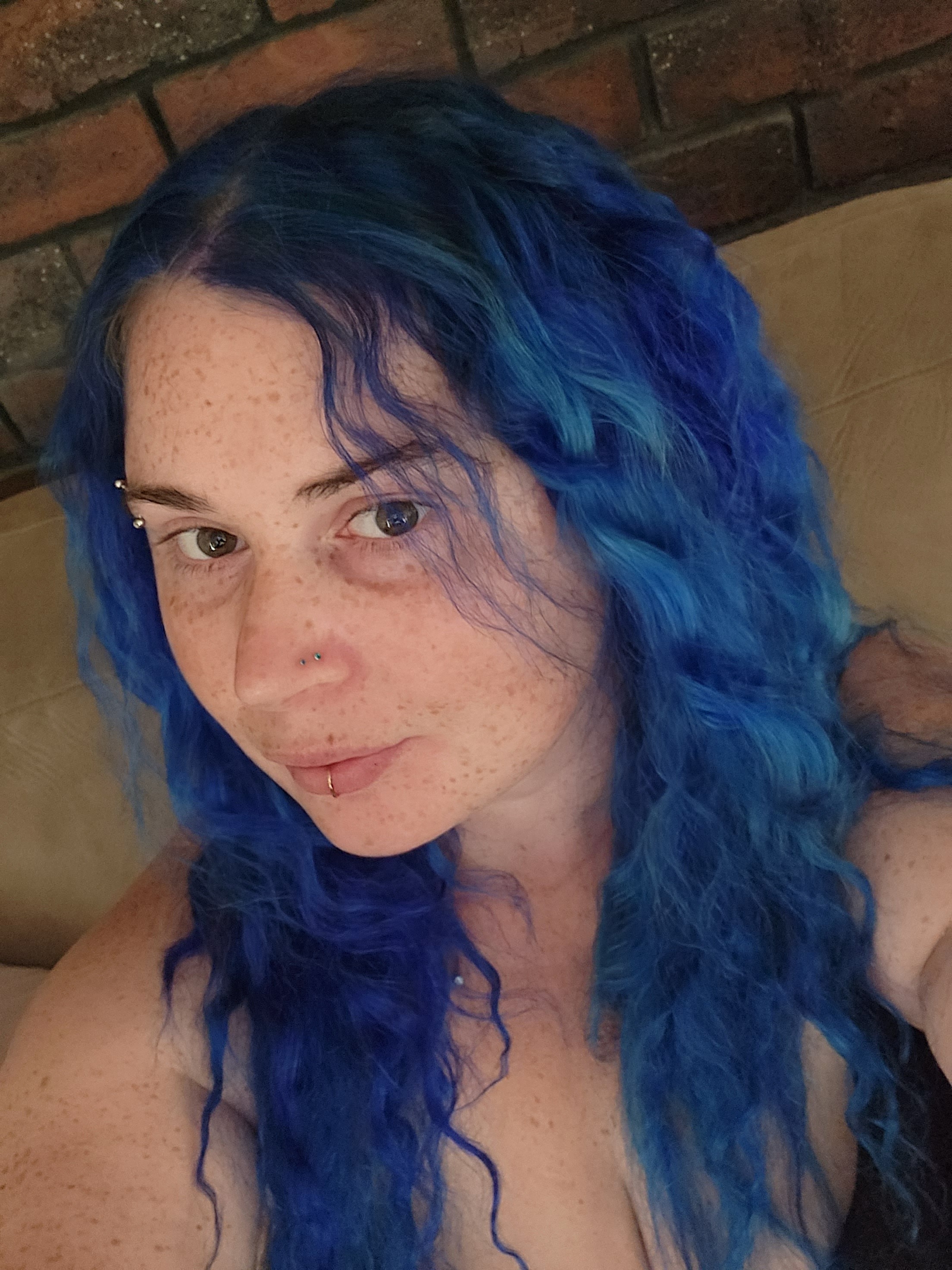 Curvy bar tender OnlyFans