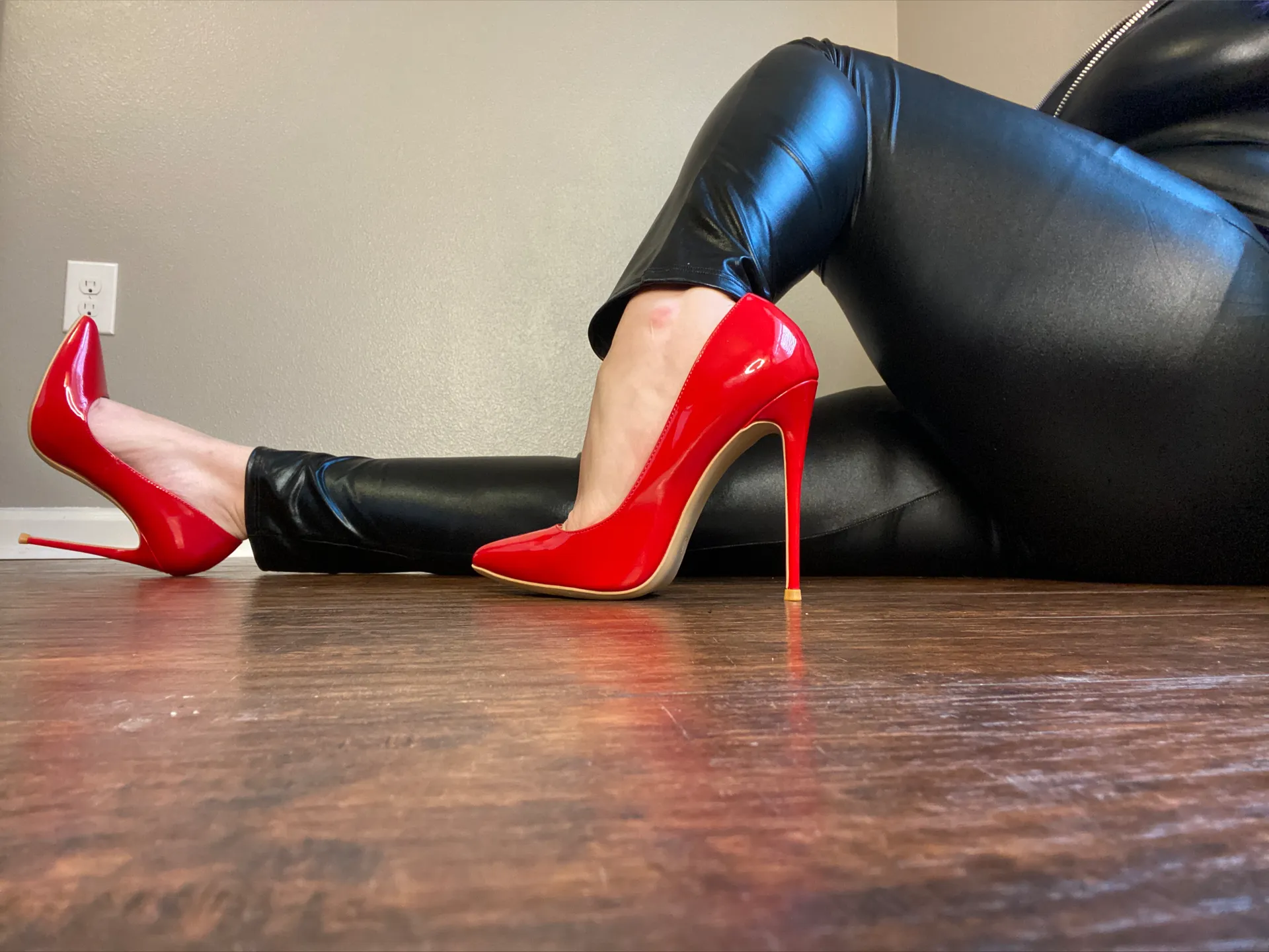 Bella OnlyFans header