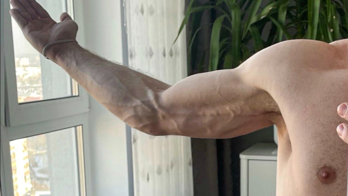 Sweet model OnlyFans header