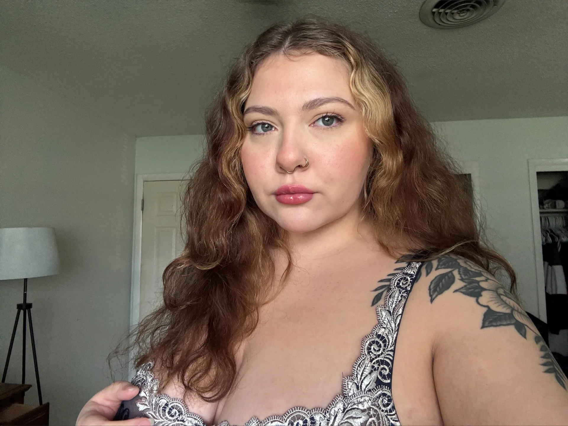 evie OnlyFans header