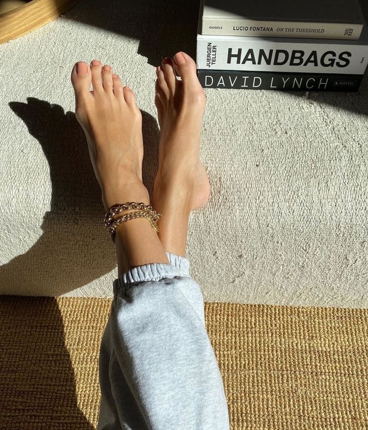 Sara OnlyFans header