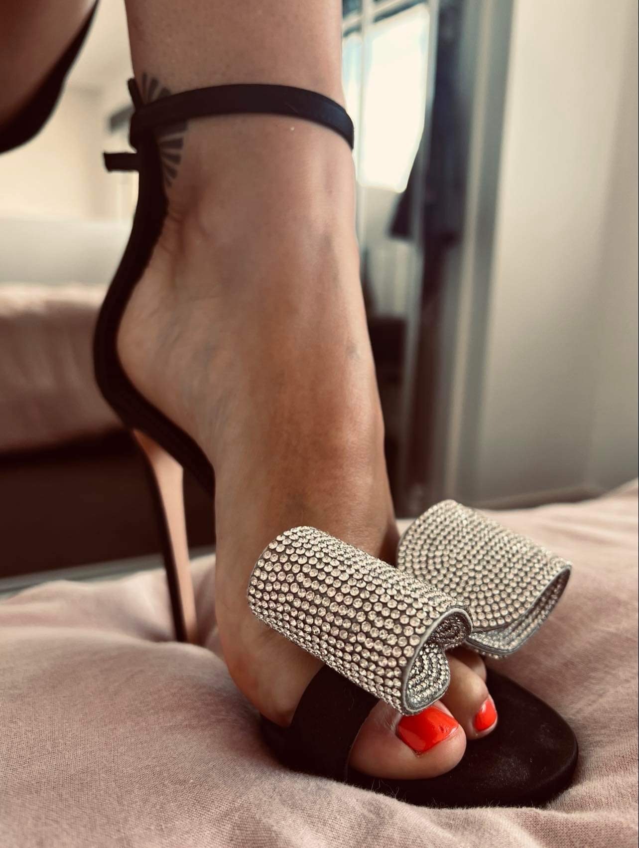 Krystal's kinky feet OnlyFans