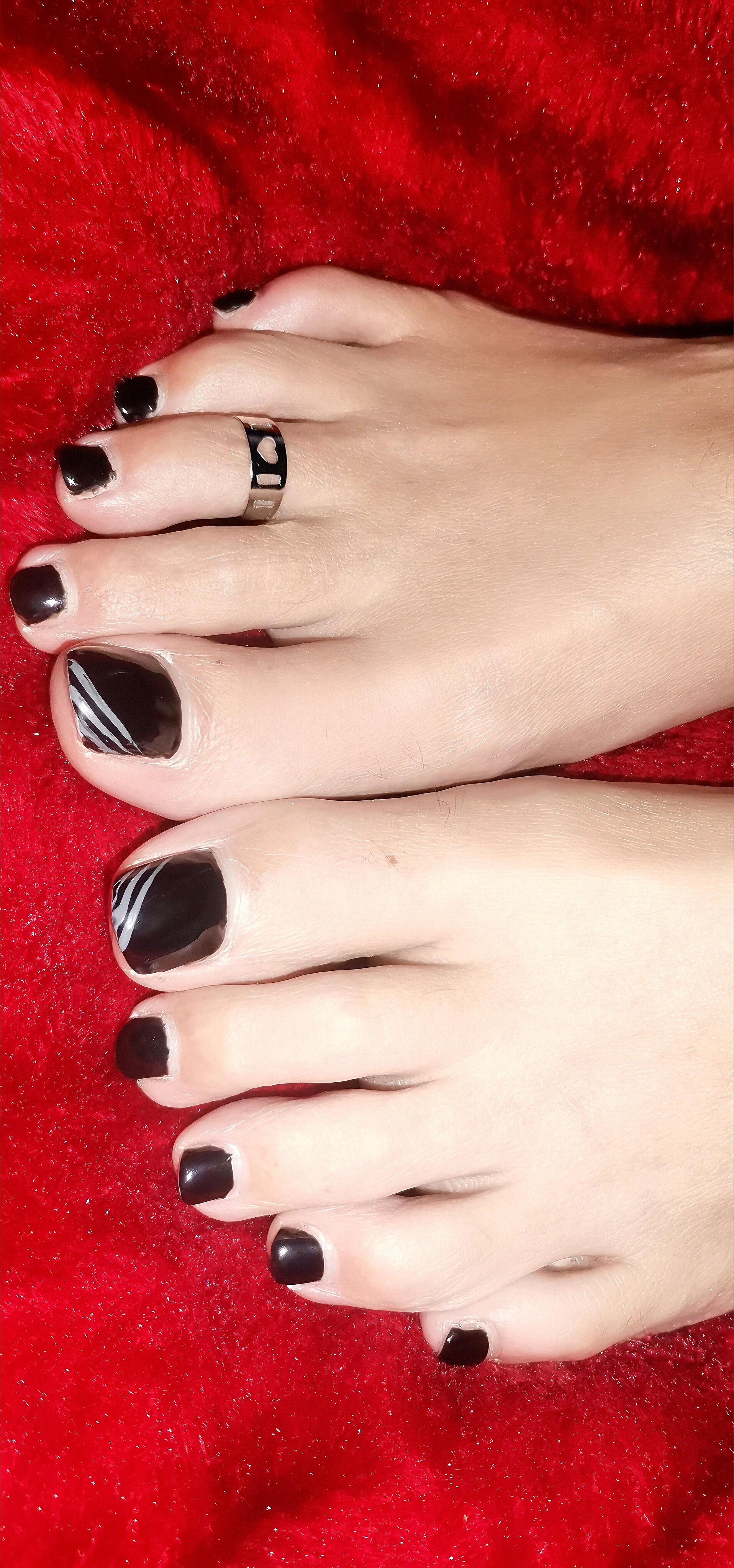 Mombod feet OnlyFans header