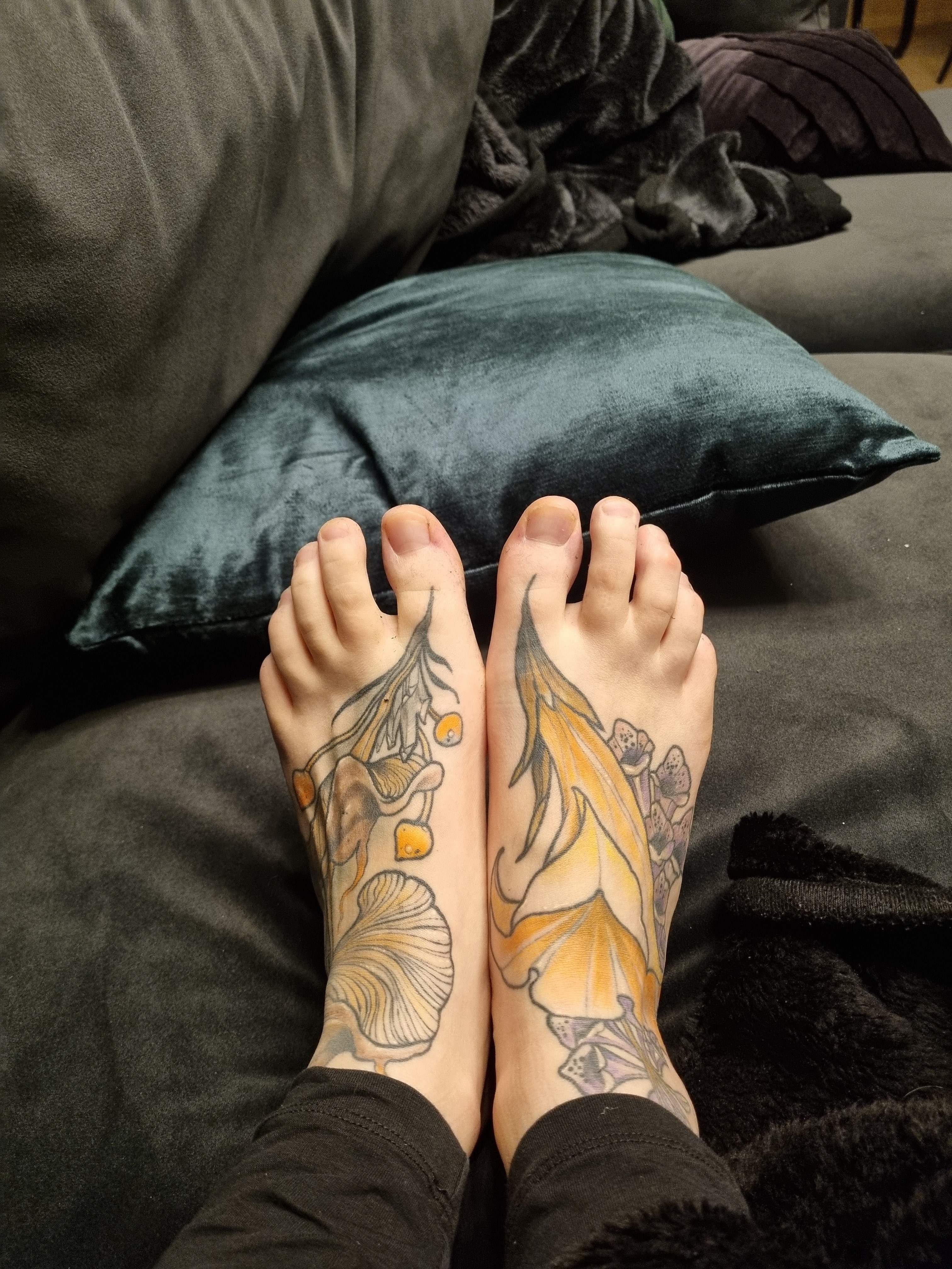 Footoos OnlyFans header