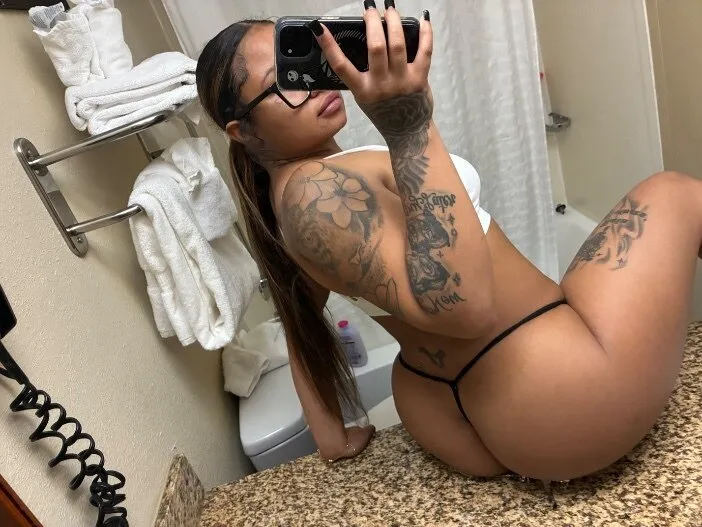 Foreigncoochi OnlyFans header