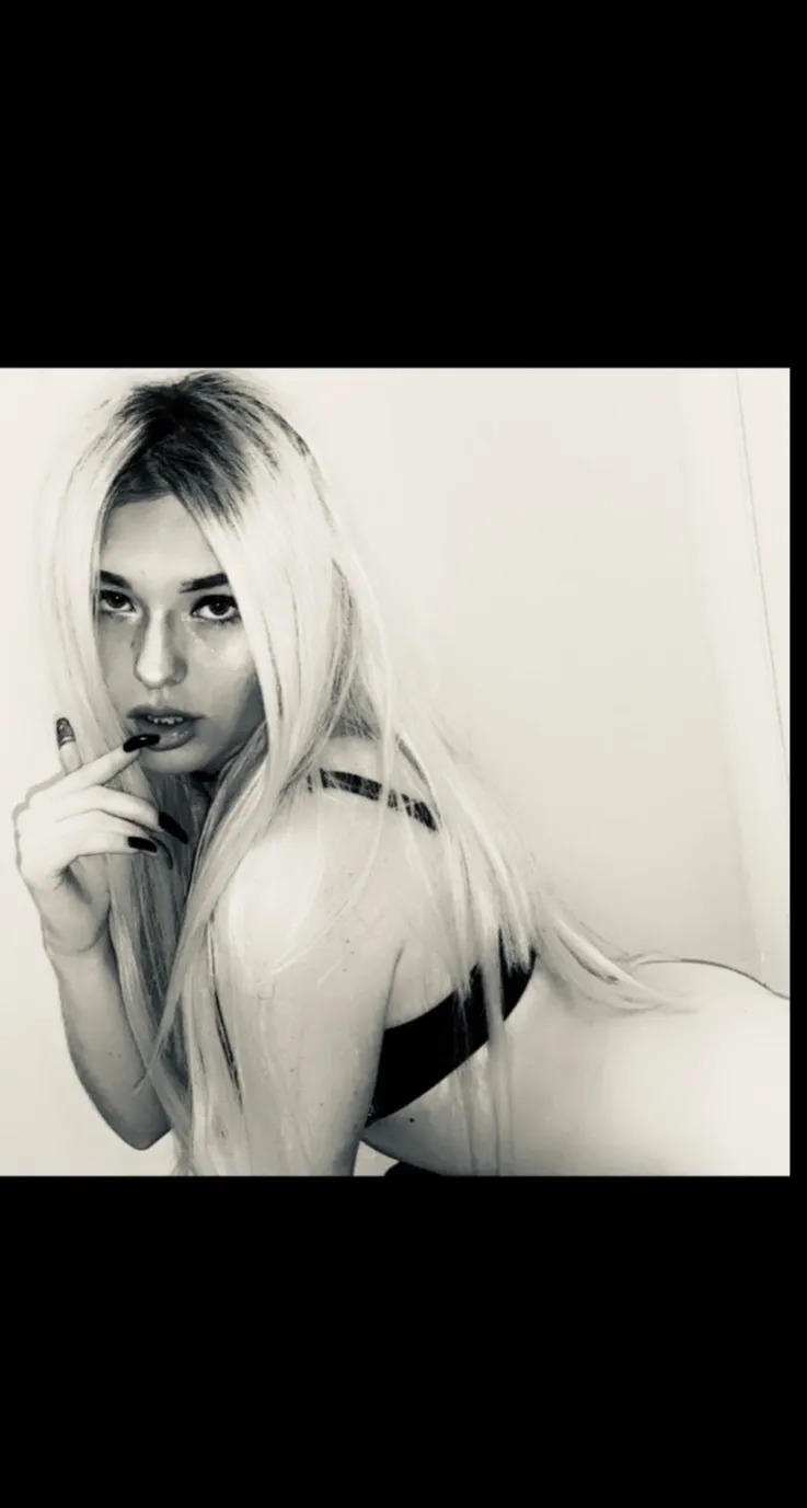 B🥰🎒❄️🚭 OnlyFans header