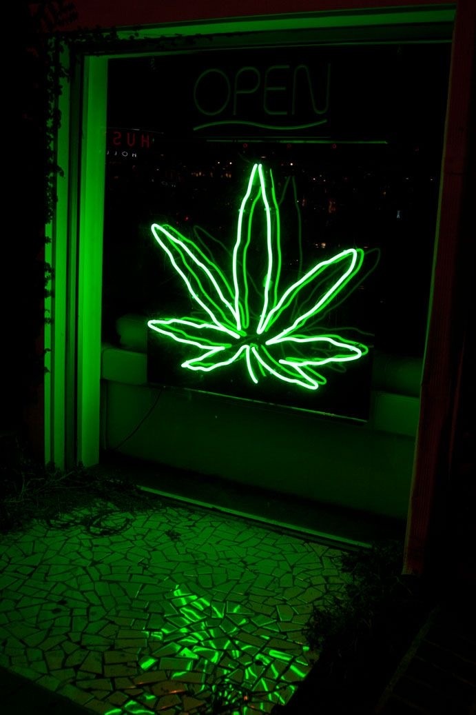 Weedy OnlyFans header