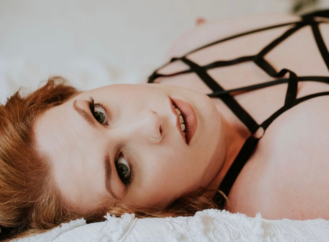 Laura Fox OnlyFans header