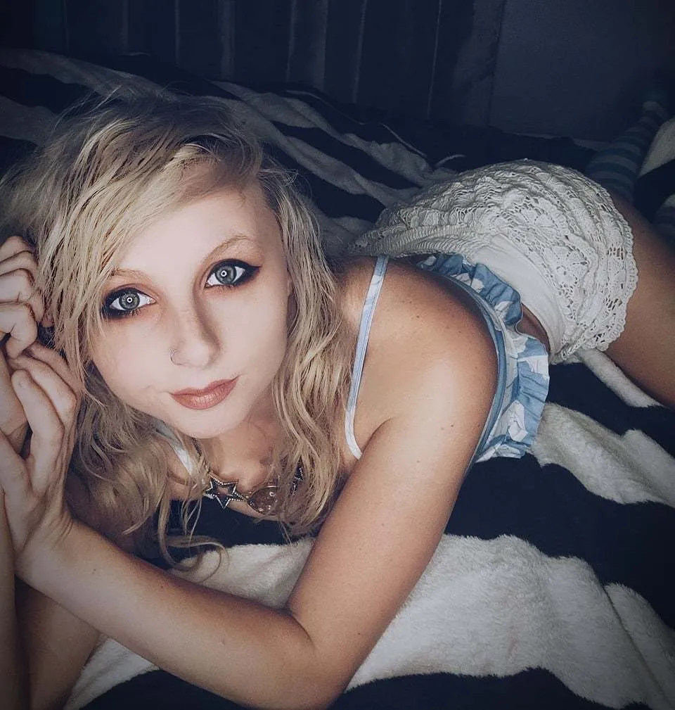 Willow Fox OnlyFans header