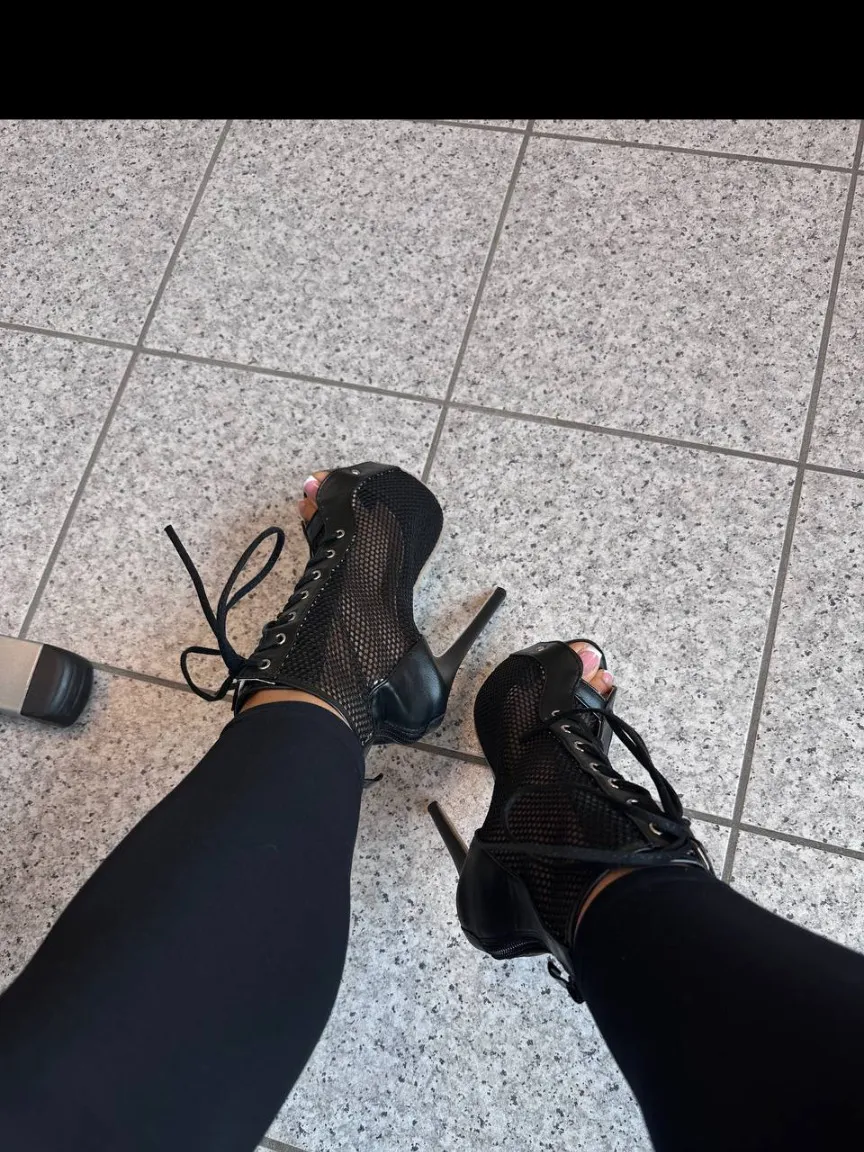 FoxieeFeet_Free OnlyFans header