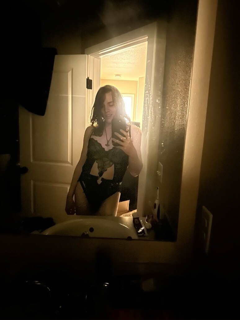 Vera Fox OnlyFans header