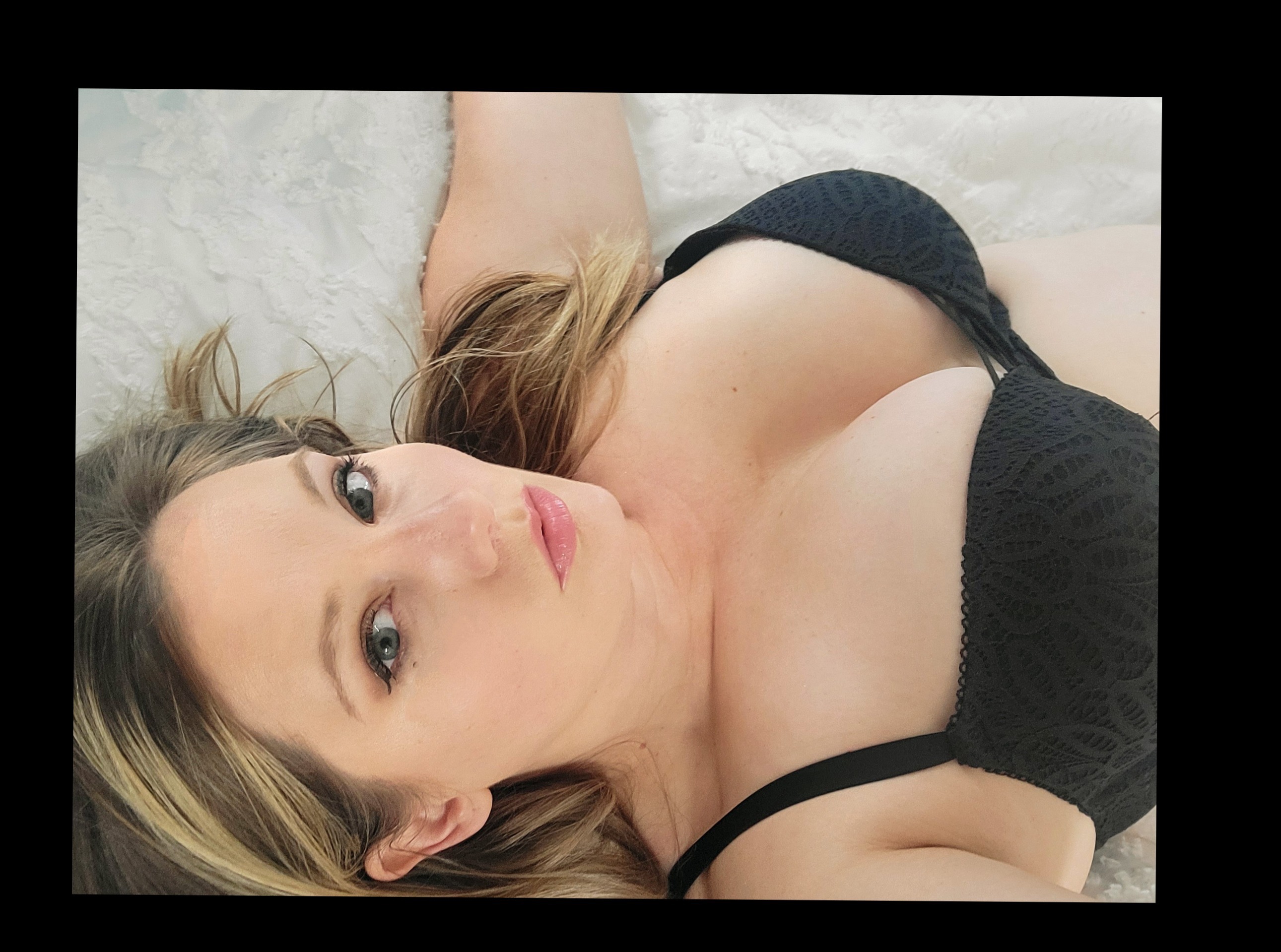Mina Fox OnlyFans header