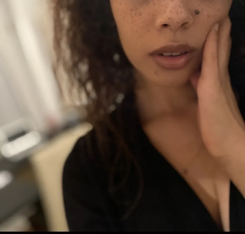 Aurelie OnlyFans header