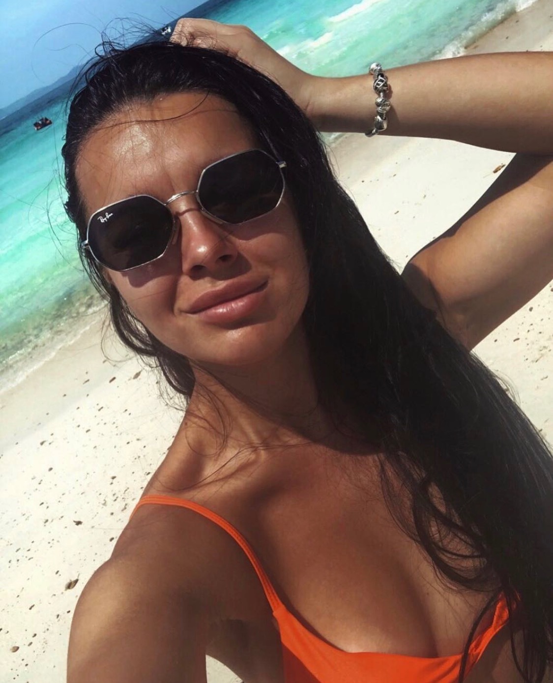 FrauVikki OnlyFans header