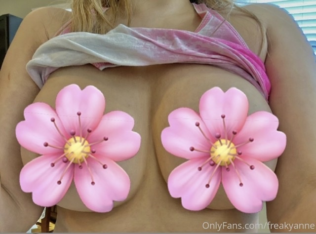 FreakyAnne OnlyFans header