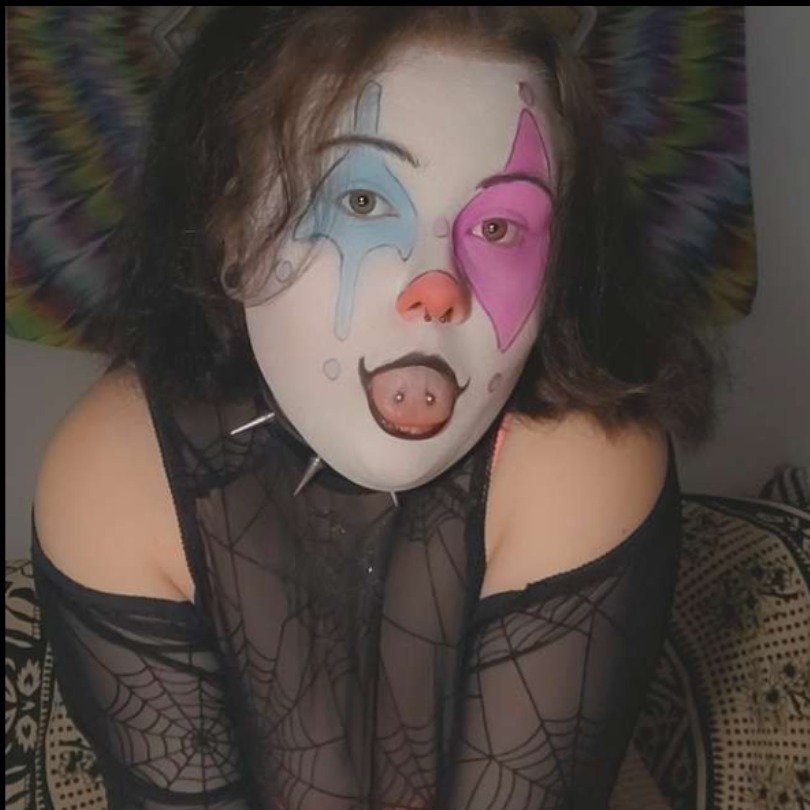 FREE Chubby Clown Girl Raven Morningstar OnlyFans