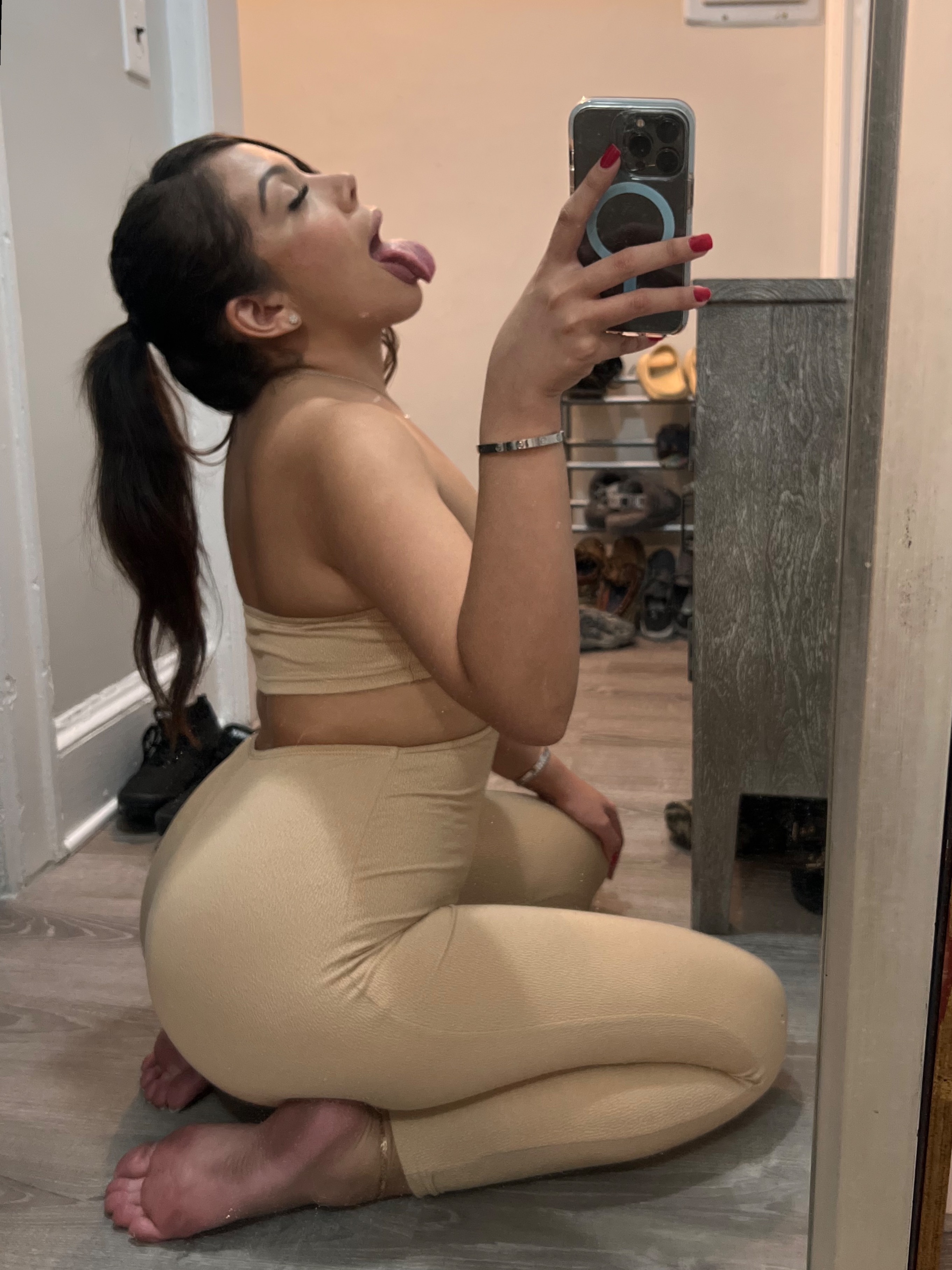 Freefeetbyselms OnlyFans