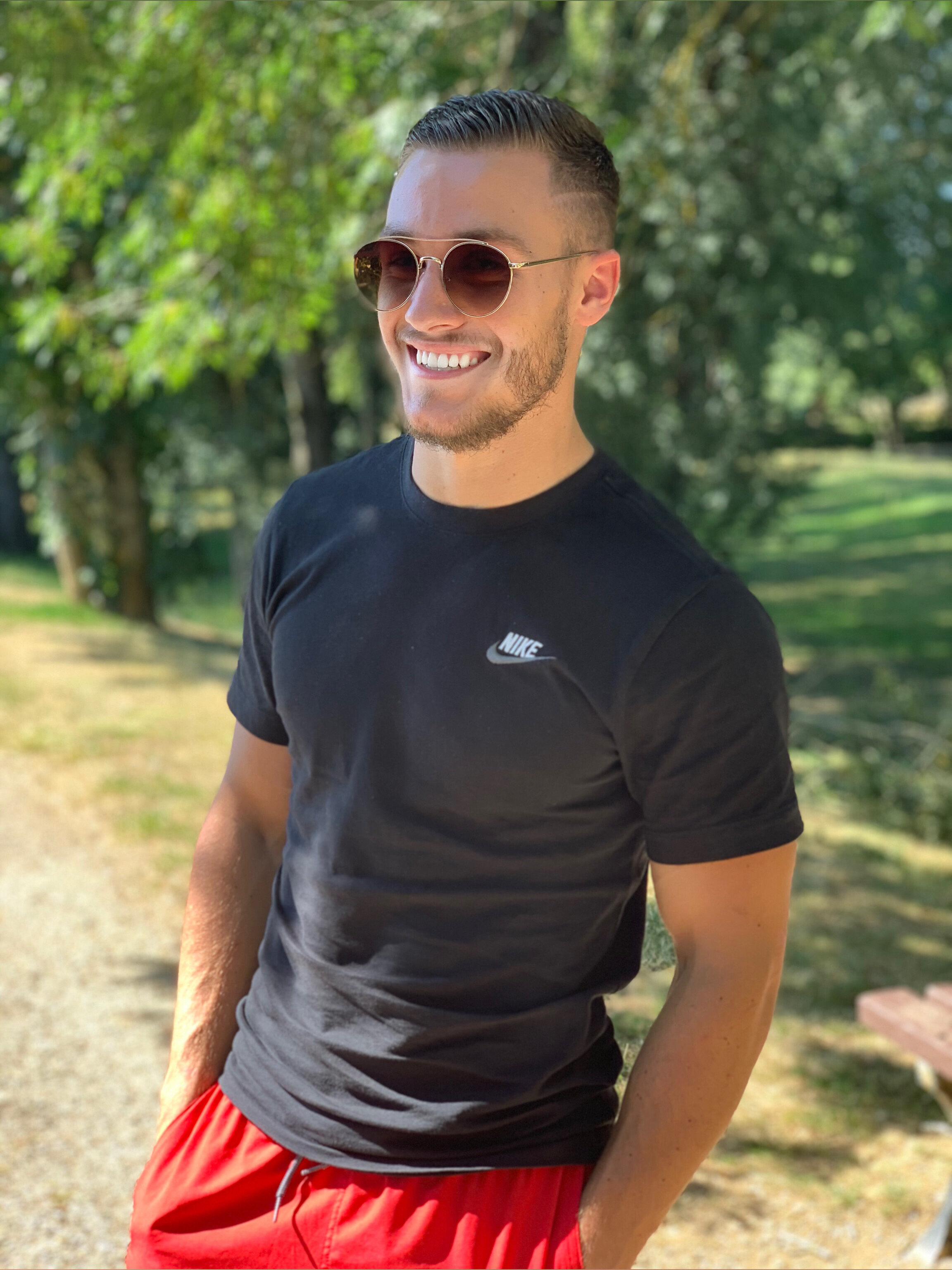 Julien vf OnlyFans header