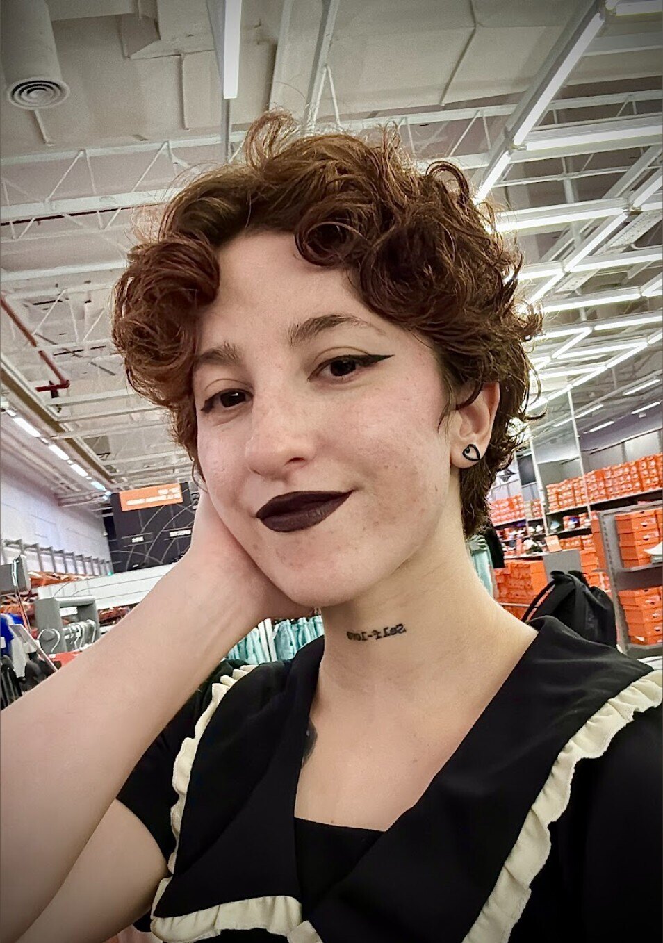 Fresi  °.🌸 ࿔*:⋆ (NB) 🏳️‍🌈