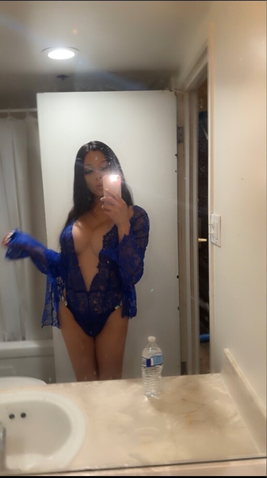 frosted vee OnlyFans