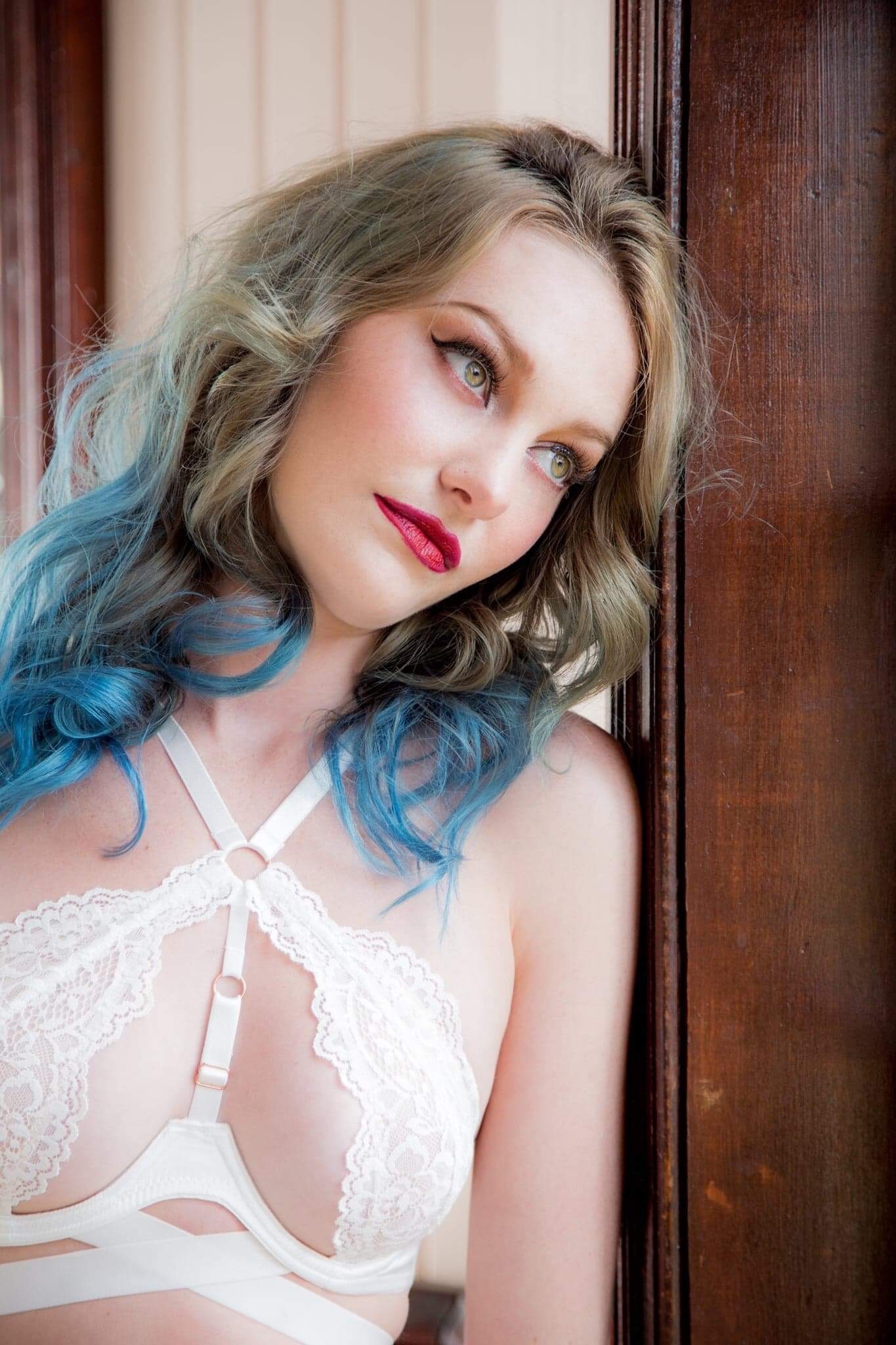 ᗩ𝖗𝖙𝖊𝖒𝖎𝖘